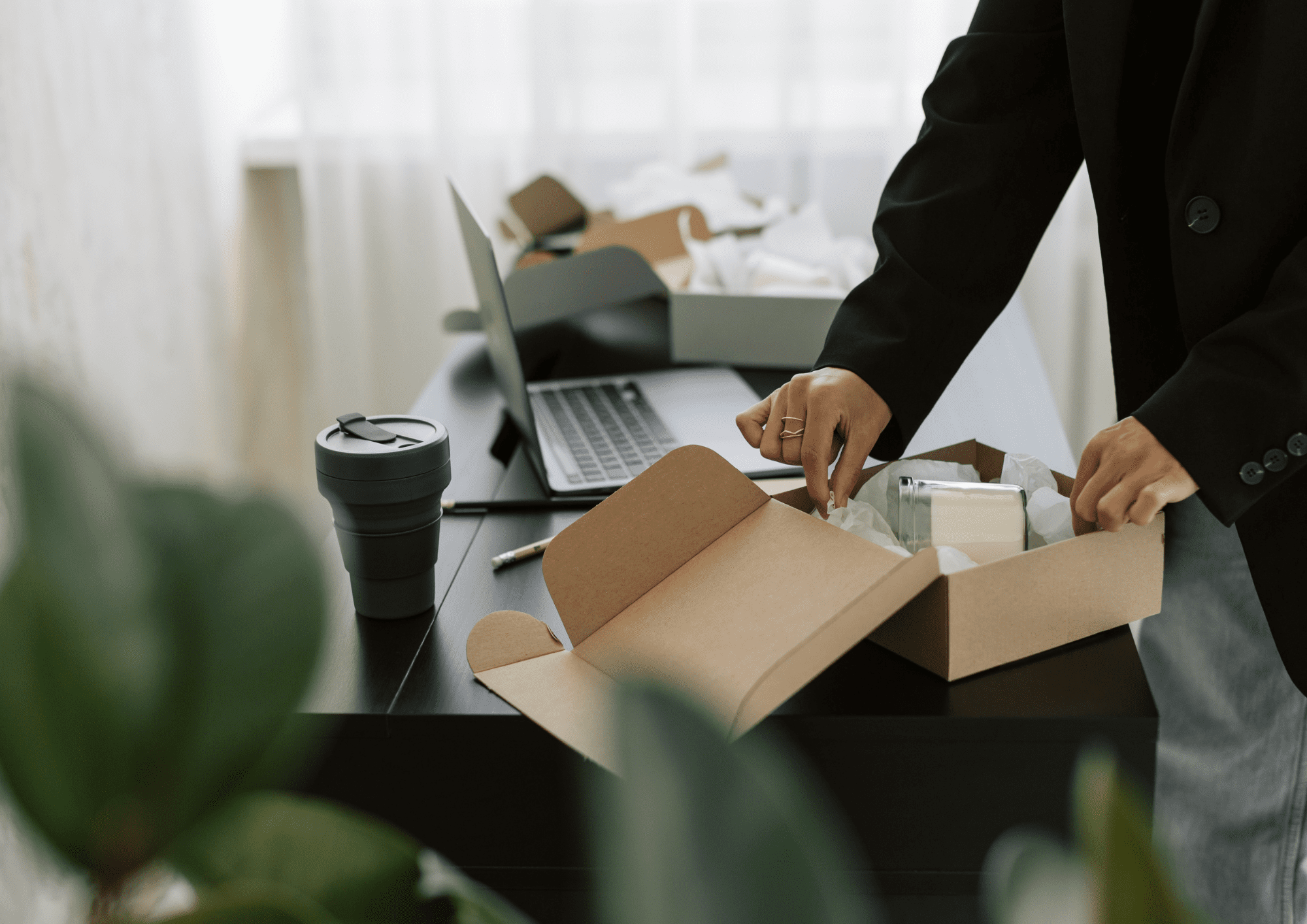 Best Office Essentials for New Employee Gift Kits